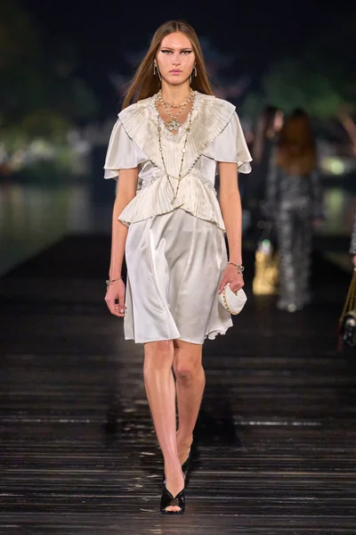 Look 53
